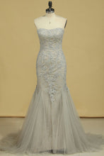 Load image into Gallery viewer, 2024 Tulle Prom Dresses Strapless With Applique And Beads Mermaid
