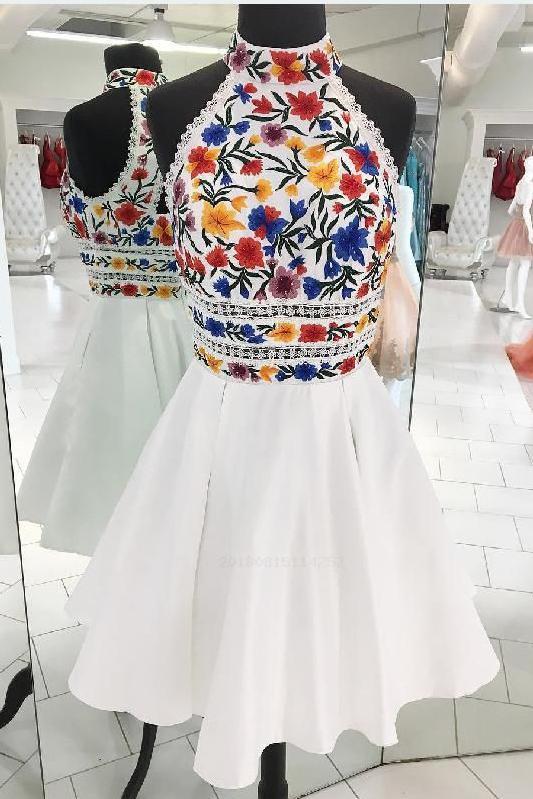 A-Line Luxury Embroidery White Homecoming Dress Halter Graduation Dresses RS808
