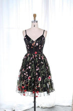 Load image into Gallery viewer, A-Line Spaghetti Straps Short Black V Neck Lace Homecoming Dress Short Prom Dress H1016
