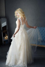 Load image into Gallery viewer, wedding dresses vintage