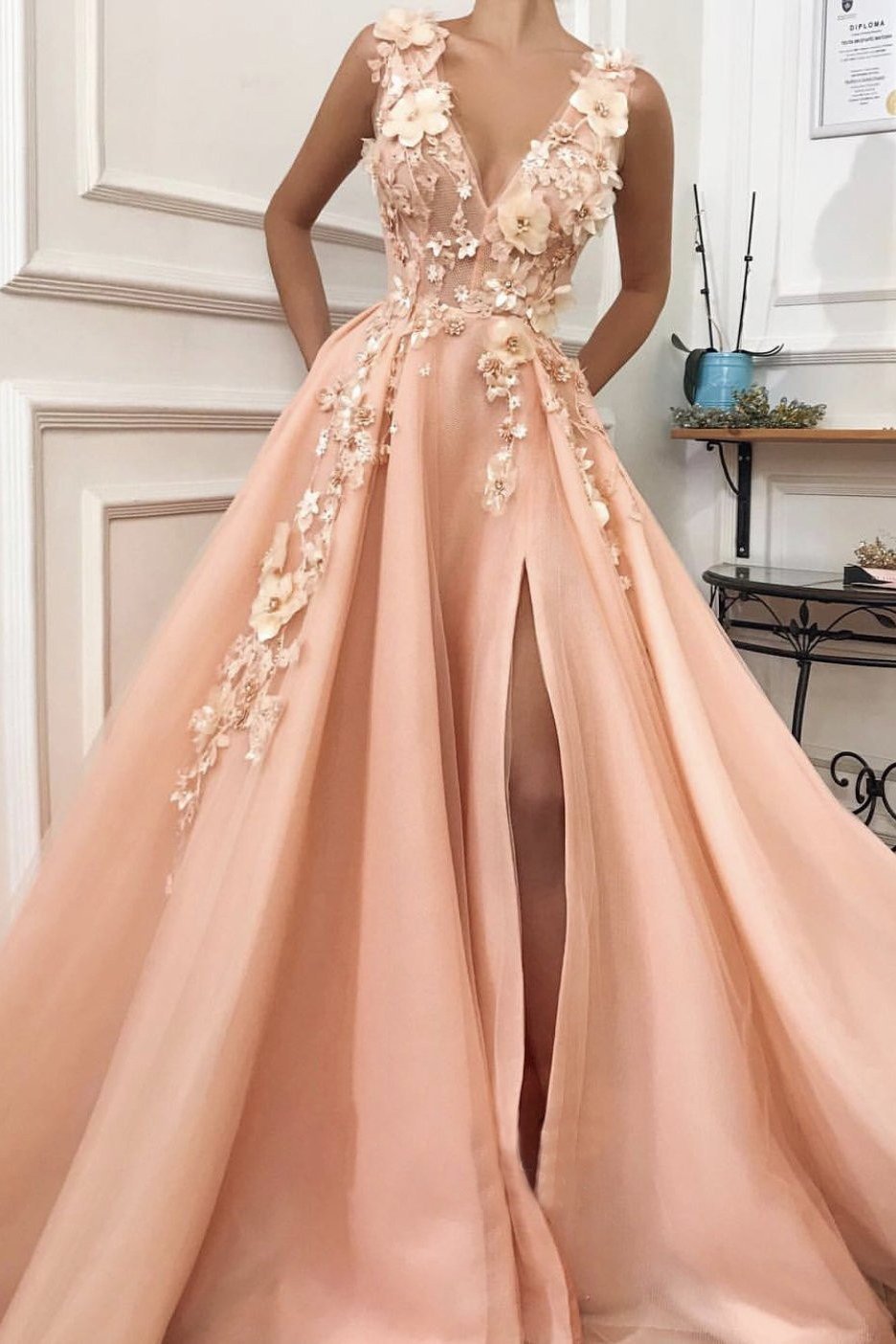 A line Pink V Neck Prom Dresses with Slit Lace Appliques Prom Gowns RS590