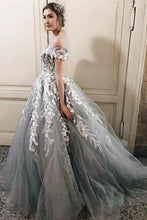 Load image into Gallery viewer, Ball Gown Gray Off the Shoulder Tulle Prom Dresses with Lace Appliques RS685