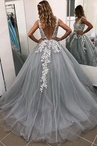 Ball Gown Gray V Neck Prom Dresses with Lace Appliques Quinceanera Dresses RS684