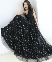 Load image into Gallery viewer, Beautiful Black Prom Dresses Spaghetti Straps V Neck Tulle Long Prom Gowns with Stars P1039