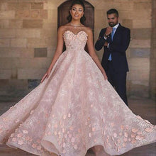 Load image into Gallery viewer, Princess Sexy A-Line Sweetheart Strapless Pink Beaded Lace Prom Dress with Appliques RS801