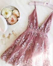 Load image into Gallery viewer, Cheap Light Purple Lace Appliqued Spaghetti Straps Deep V Neck Homecoming Dresses H1237