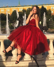 Load image into Gallery viewer, Chic Ball Gown Red V Neck Homecoming Dresses Strapless Tulle Short Cocktail Dresses H1097