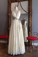 Load image into Gallery viewer, Chic V Neck Spaghetti Straps Chiffon Criss Cross Long Wedding Dresses Cheap Prom Dresses W1103