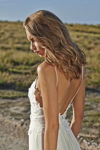 Boho Beach Wedding Dresses Sexy Open Backs Lace White Wedding Gown RS359