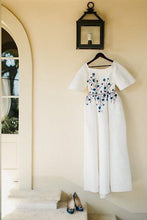Load image into Gallery viewer, Elegant Ivory Wedding Dresses Bateau Embroidery Romantic Half Sleeve Bridal Gown W1028