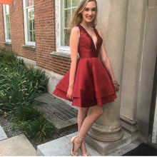 Load image into Gallery viewer, V-Neck Short Burgundy Homecoming Dress Sweet 16 Cocktail Dresses Semi Formal Dresses RS98
