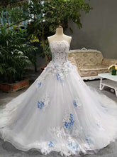Load image into Gallery viewer, 2024 Low Price Floor Length Wedding Dresses Lace Up Strapless With Handmade Butterfly
