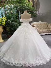 Load image into Gallery viewer, 2024 Special Offer Boat Neck Wedding Dresses Lace Up Boat Neck With Appliques And Rhinestones