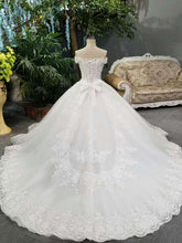 Load image into Gallery viewer, 2024 Hot Selling Wedding Dresses Lace Up With Appliques And Sequins And Bow Knot Off The Shoulder