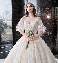 Load image into Gallery viewer, Princess Half Sleeve Ball Gown Wedding Dresses Appliques V Neck Bridal Dresses RS774
