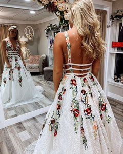 Princess Lace White Prom Dresses V Neck Backless Appliques Long Evening Dresses RS601