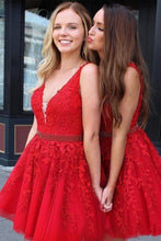 Load image into Gallery viewer, Cute Red Lace Appliques Homecoming Dresses V Neck Tulle Above Knee Short Prom Dress RS983
