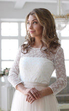 Load image into Gallery viewer, Scoop Neck Long Sleeve Tulle Wedding Dress With Lace Bodice V Back Wedding Gowns RS512
