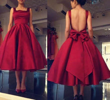 Load image into Gallery viewer, Cheap Tea Length Spaghetti Backless Homecoming Dresses RS651