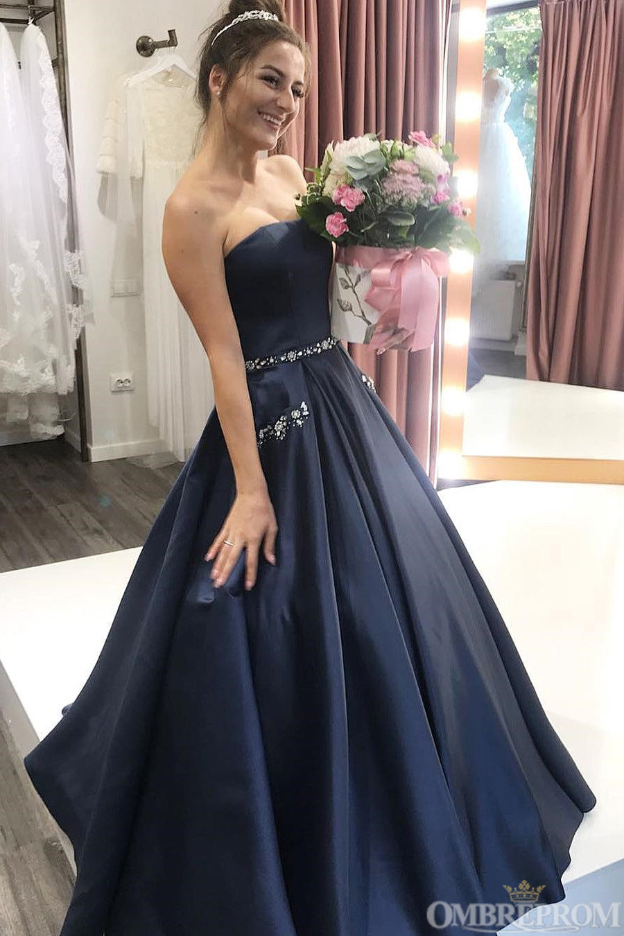 Simple Strapless A Line Sleeveless Ball Gowns Prom Dresses with Beaded
