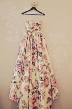 Load image into Gallery viewer, Simple Sweetheart Long Prom Dresses Floral Strapless Evening Dresses RS570