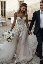 Load image into Gallery viewer, Sweetheart Strapless Lace Rustic Wedding Dresses Long Tulle Beach Wedding Dress W1066