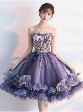 Load image into Gallery viewer, Unique Strapless Sweetheart Purple Sleeveless Homecoming Dresses with Flowers H1044