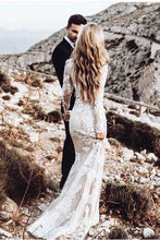Load image into Gallery viewer, Vintage Long Sleeve Mermaid Lace Applique Wedding Dresses Beach Wedding Gowns W1057