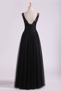 2024 Black Bateau Evening Dresses Tulle With Applique & Beads Floor Length