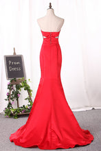 Load image into Gallery viewer, 2024 Sweetheart Evening Dresses Mermaid Satin Ruched Bodice Sweep Train