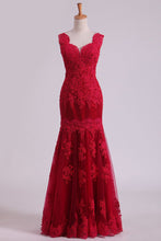 Load image into Gallery viewer, 2024 Red Straps Prom Dresses Tulle With Applique Sweep Train
