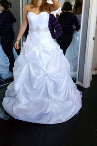 2024 Wedding Dresses Sweetheart Taffeta With Ruffles And Beads Chapel Train