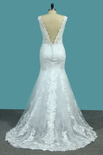 Load image into Gallery viewer, 2024 Open Back V Neck Tulle &amp; Lace Wedding Dresses With Applique And Beads