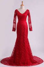 Load image into Gallery viewer, 2023 Red V-Neck Evening Dresses Mermaid With Applique Lace And Tulle