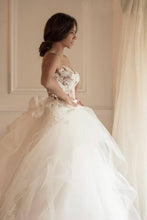 Load image into Gallery viewer, 2023 Mermaid Scoop Wedding Dresses Tulle With Applique Sweep Train Detachable