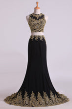 Load image into Gallery viewer, 2024 Hot Mermaid Two-Piece Prom Dresses Scoop Sweep/Brush Spandex With Gold Applique