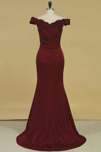 2024 Prom Dresses Spandex Off The Shoulder With Applique Sweep Train