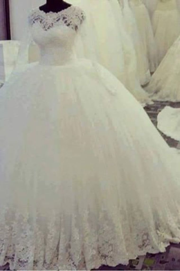 Luxurious Scalloped Ball Gown Wedding Dresses With Long Sleeves