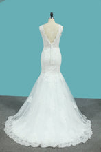 Load image into Gallery viewer, 2024 V Neck Mermaid Wedding Dresses Tulle With Applique And Beads Court Train
