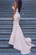 Load image into Gallery viewer, Sweetheart Strapless Prom Dresses Simple Long Mermaid Satin Evening Gowns RS116
