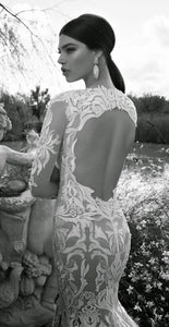 Vintage Long Sleeve Lace Open Back Floor-Length Mermaid Tulle White Wedding Dresses RS620