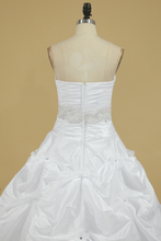 Load image into Gallery viewer, 2023 New Arrival Sweetheart Wedding Dresses With Ruffles And Beads Chapel Train Taffeta