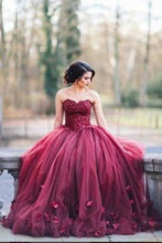 Load image into Gallery viewer, A-line Charming Long Puffy Burgundy Strapless Sleeveless Tulle Appliques Prom Dresses BD501