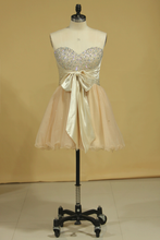 Load image into Gallery viewer, 2024 Plus Size Homecoming Dresses A Line Short/Mini Sweetheart With Beads And Bow Knot
