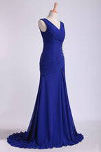 Load image into Gallery viewer, 2024 V Neck Pleated Bodice Column Sweep Train Prom Dress With Beads