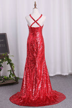 Load image into Gallery viewer, 2024 Hot Mermaid Sequins Prom Dresses Halter With Slit Open Back
