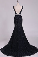 Load image into Gallery viewer, 2024 Lace Prom Dresses V Neck Mermaid With Beading Court Train Open Back
