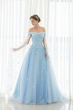Load image into Gallery viewer, 2024 Off The Shoulder Prom Dresses Tulle With Handmade Flowers A Line