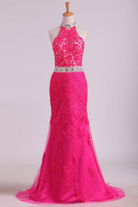2024 High Neck Open Back Sheath Prom Dresses Tulle With Applique And Rhinestones