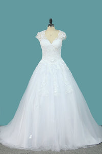 2024 Ball Gown Short Sleeves Scoop Wedding Dresses Tulle With Applique